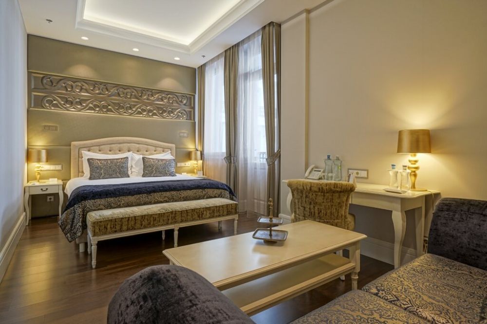 De Luxe, Prestige Hotel Budapest 4*