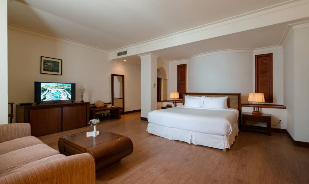 Premium Deluxe Ocean, Sunrise Nha Trang Beach Hotel & Spa 5*