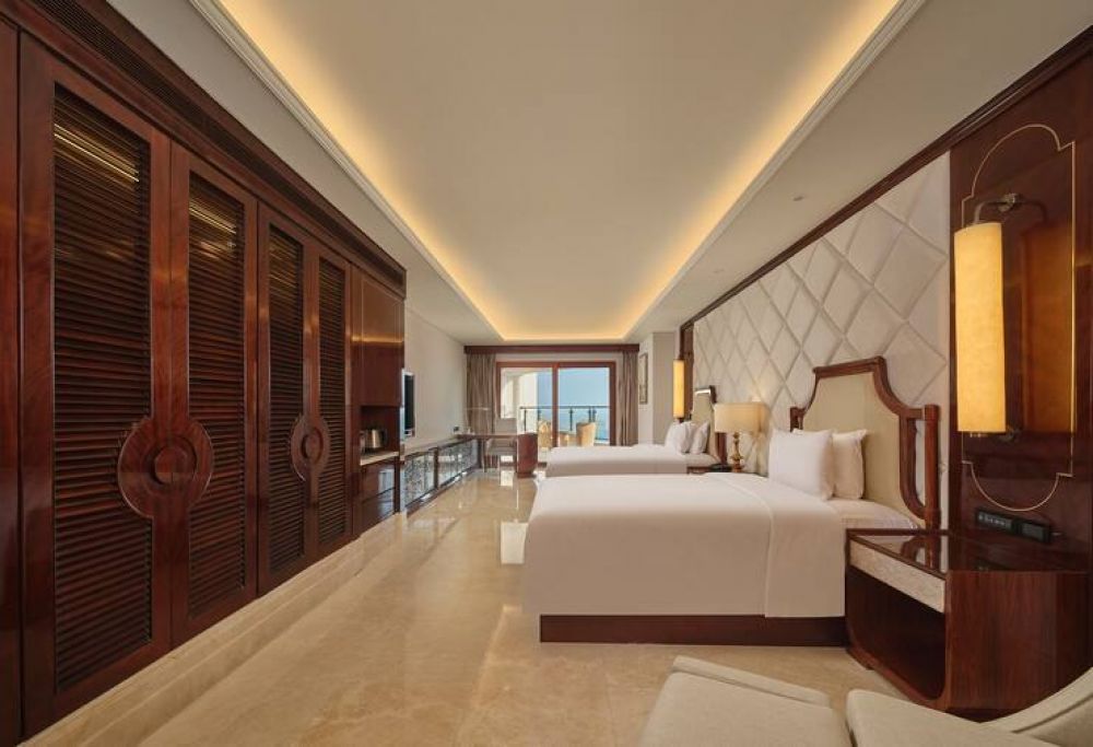 Twin Superior Room Sea View, DoubleTree by Hilton Sanya Bay 3*