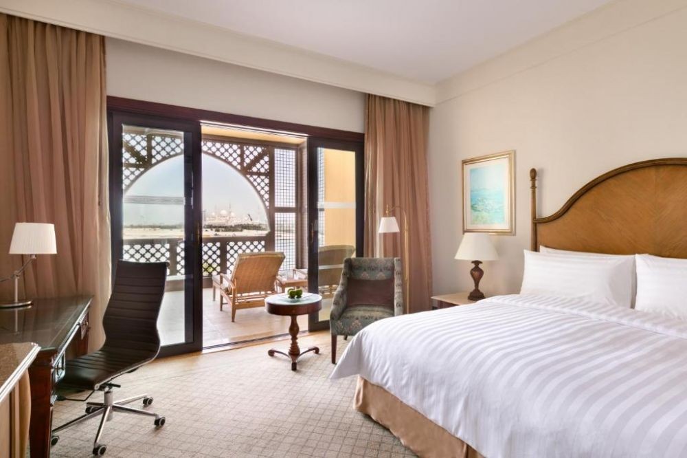 Deluxe Room, Shangri-La Hotel Qaryat Al Beri 5*