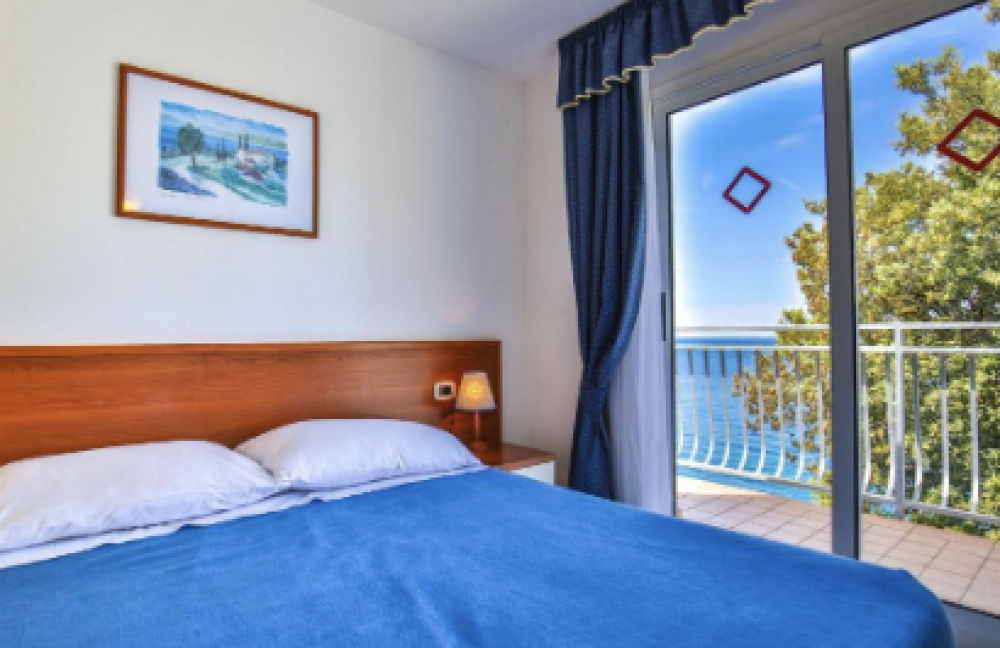 Superior one bedroom apartment (2+2) sea side, Horizont Resort 2*