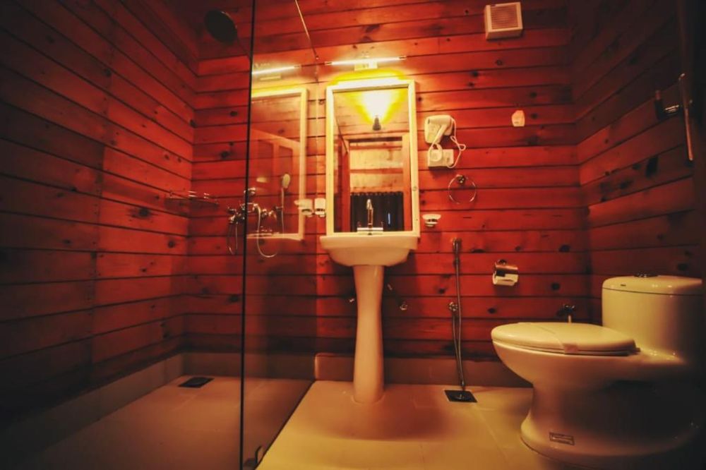 Deluxe Wooden Cottage with AC, Grand Vatika Resort 4*