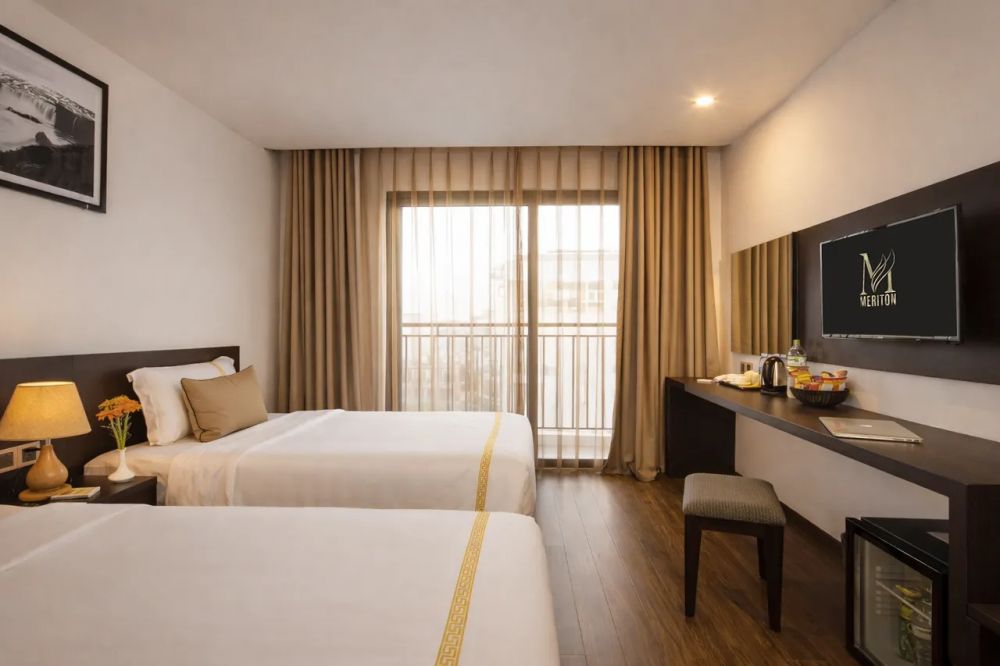 Senior Twin with Balcony, Meriton Nha Trang Hotel 4*