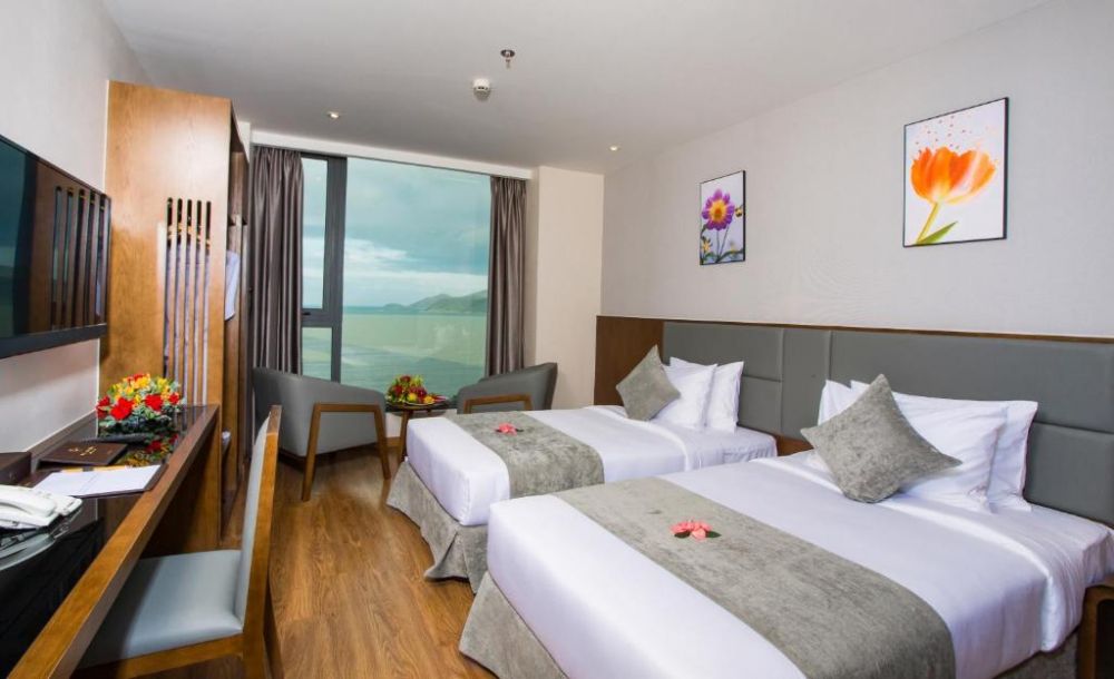 Deluxe City View/Ocean View, DTX Hotel Nha Trang 4*