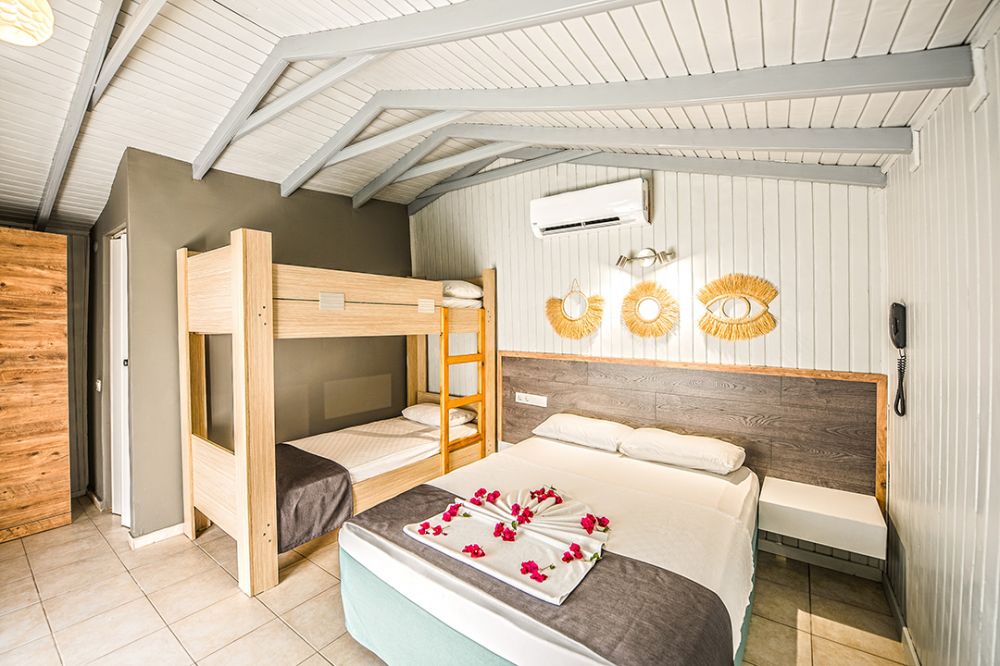 Family Room with Bunkbed, Leda Beach Hotel 2*