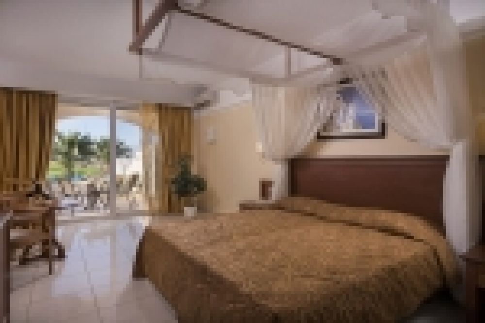 Family suite with private pool and limited sea views, Vantaris Palace 4*