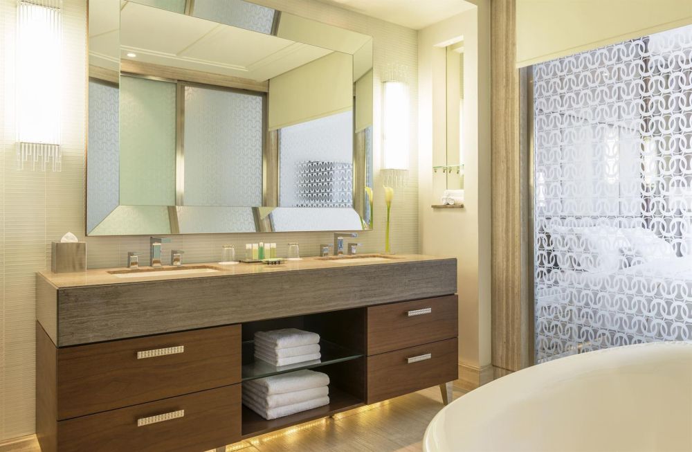 Guest Room, Hilton Dubai Al Habtoor City 5*
