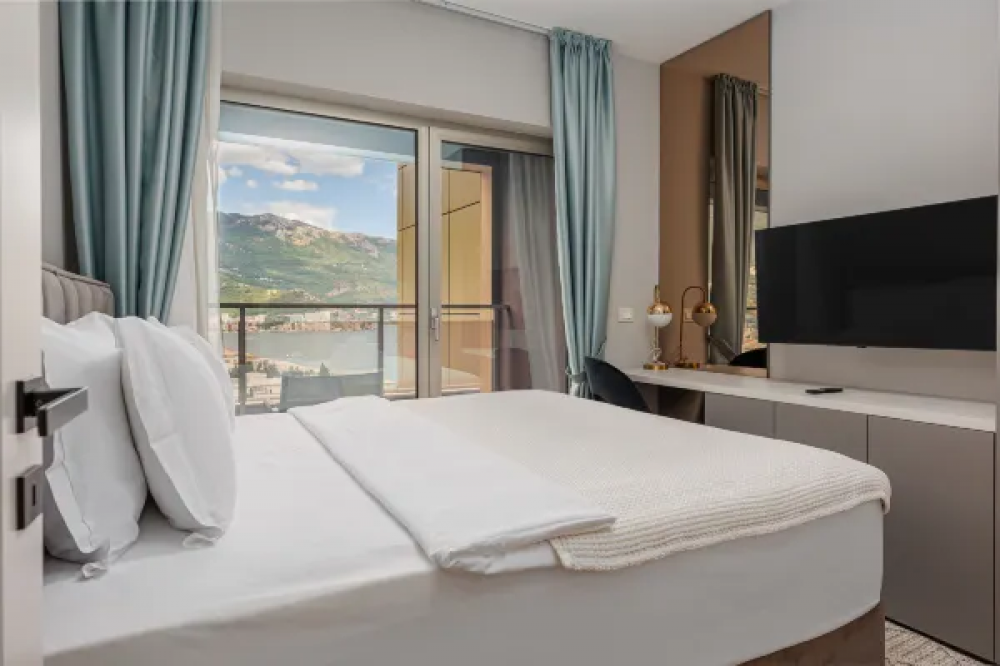 Skyline One-Bedroom Apartment Sea View with Terrace, Harmonia By Dukley 4*