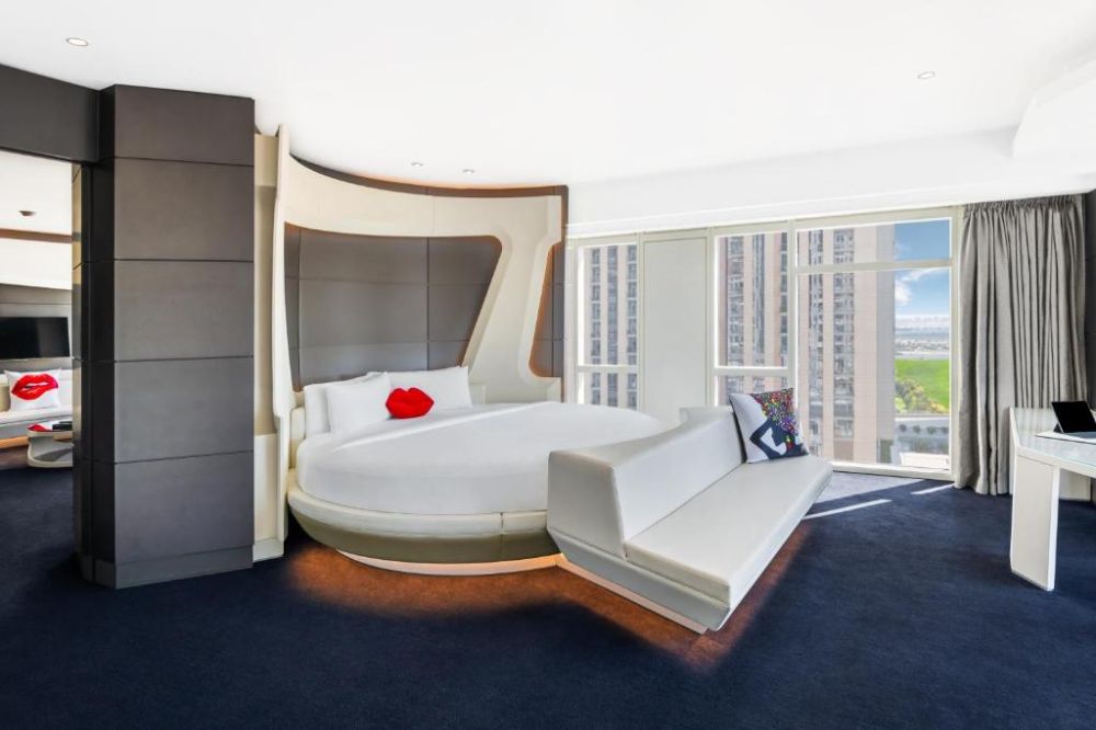 Round Bed V Suite, V Hotel Curio Collection by Hilton 5*