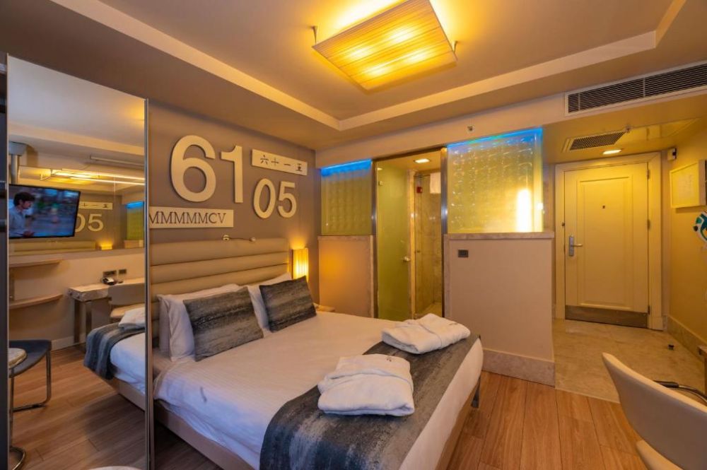 Standard Room, The Peak Hotel 4*