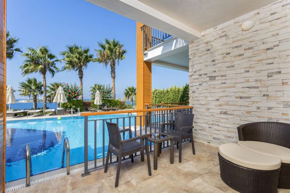 Superior Suite Swim Up, Kefaluka Resort 5*