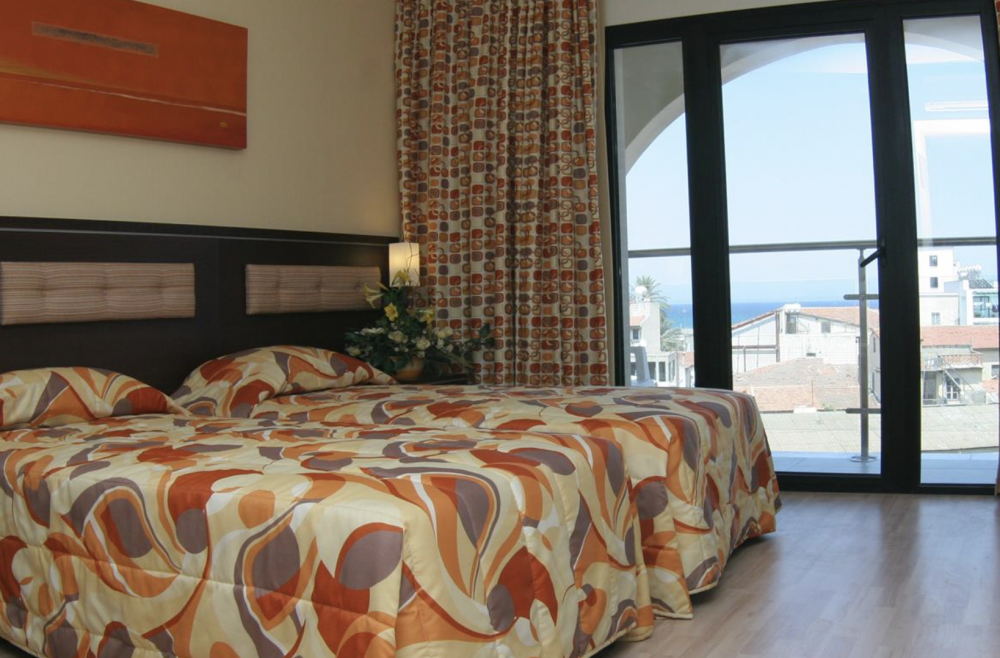 STANDARD DOUBLE ROOM, Livadhiotis City Hotel 3*
