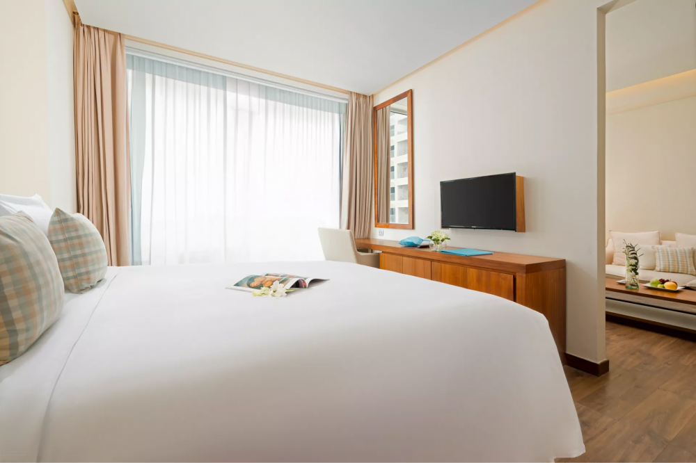 Delight with Balcony, A La Carte Da Nang Beach 4*