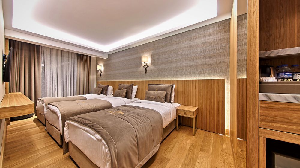 Adjoining Room, Lady Diana Hotel 4*