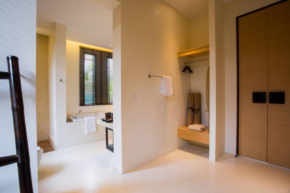 Ocean Front Villa with Couple Bath, The Anda Mani Khaolak 4*
