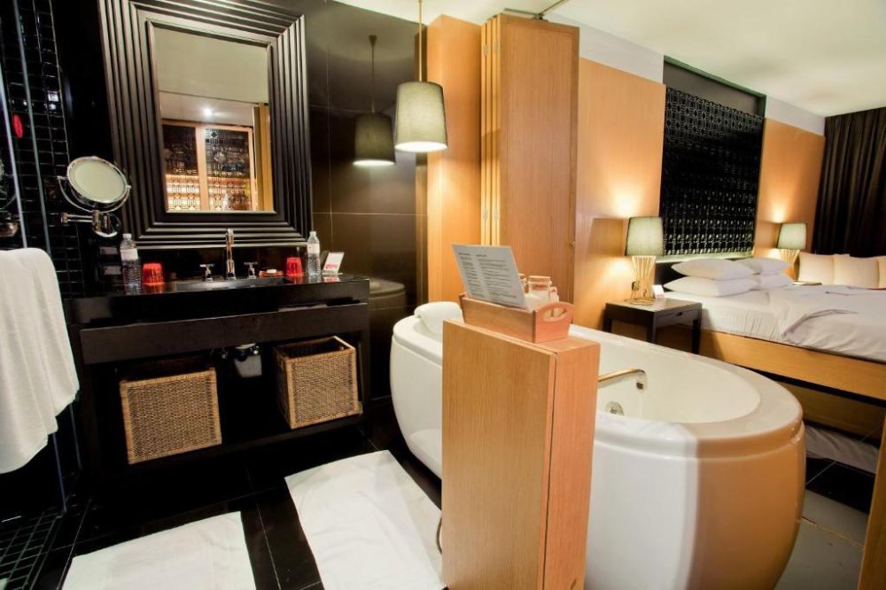 Deluxe Jacuzzi Room, Ramada Resort, Khao Lak 4*