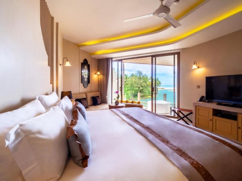 Seaside Junior Suite with jacuzzi, Devasom Khao Lak Beach Resort & Villas 5*