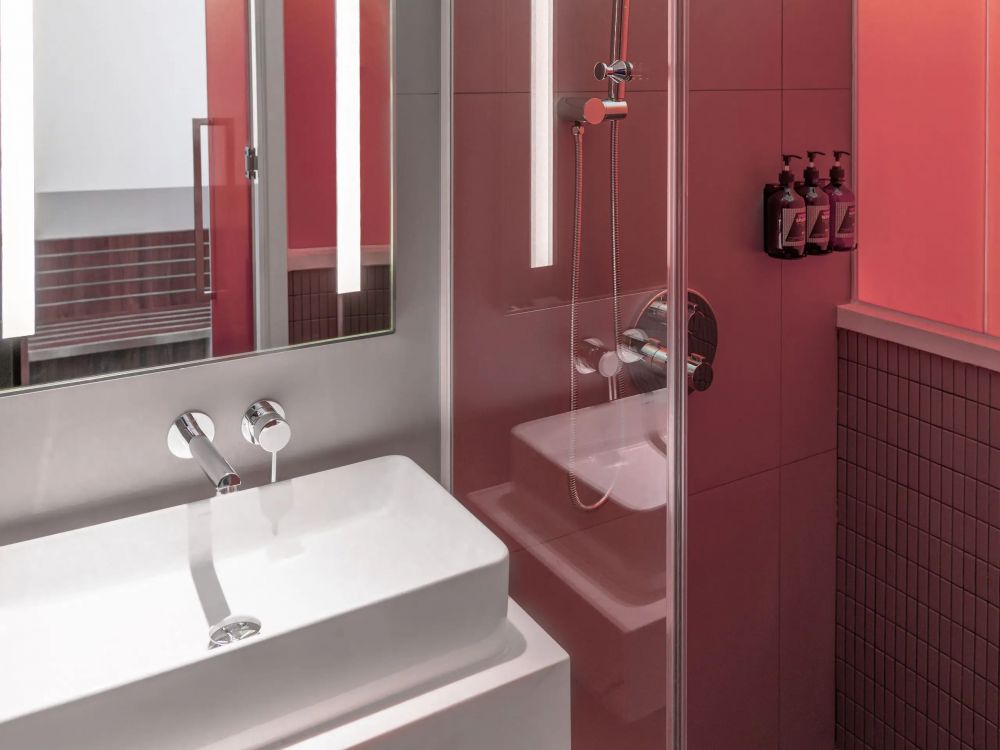 2 TWIN BEDS CITY VIEW, Wink Icon Hotel Danang Riverside 5*