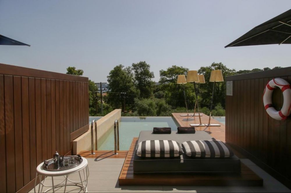 Junior Suite Private Pool, Avaton Luxury Hotel & Villas – Relais & Chateaux 5*