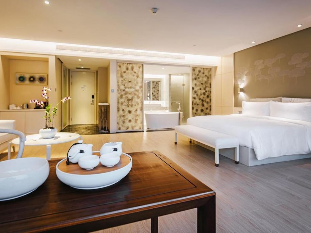 Deluxe Lake View Room, Sanya Palace Resort Yalong Bay 5*