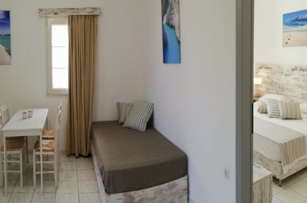 Junior Suite suites & living room, Evina Rooms And Villa 3*