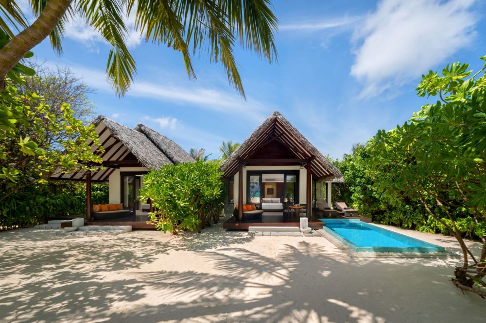 Two Bedroom Family Pool Beach Villa, Heritance Aarah 5*
