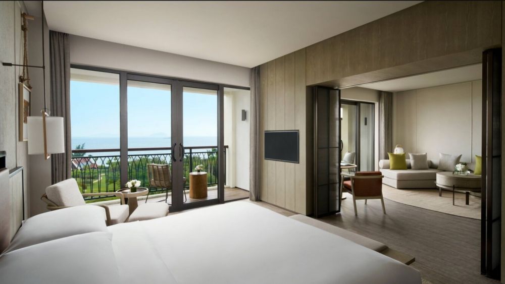 Deluxe Ocean View Suite (New Wing), Sanya Marriott Yalong Bay Resort & Spa 5*