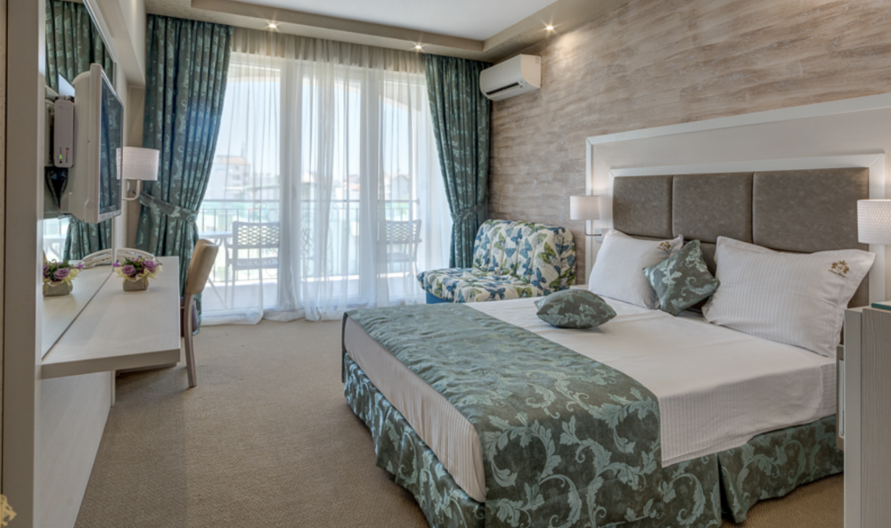 DELUXE DOUBLE ROOM WITH ARMCHAIR, Siena Palace 4*