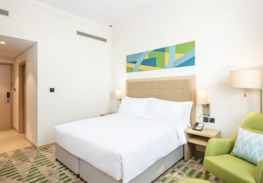 1 Bedroom Suite City View, Holiday Inn And Suites Dubai Science Park 4*