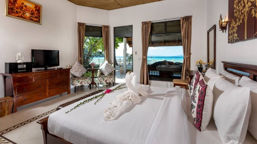 Beach Front Double Room, Racha Island Resort 4*