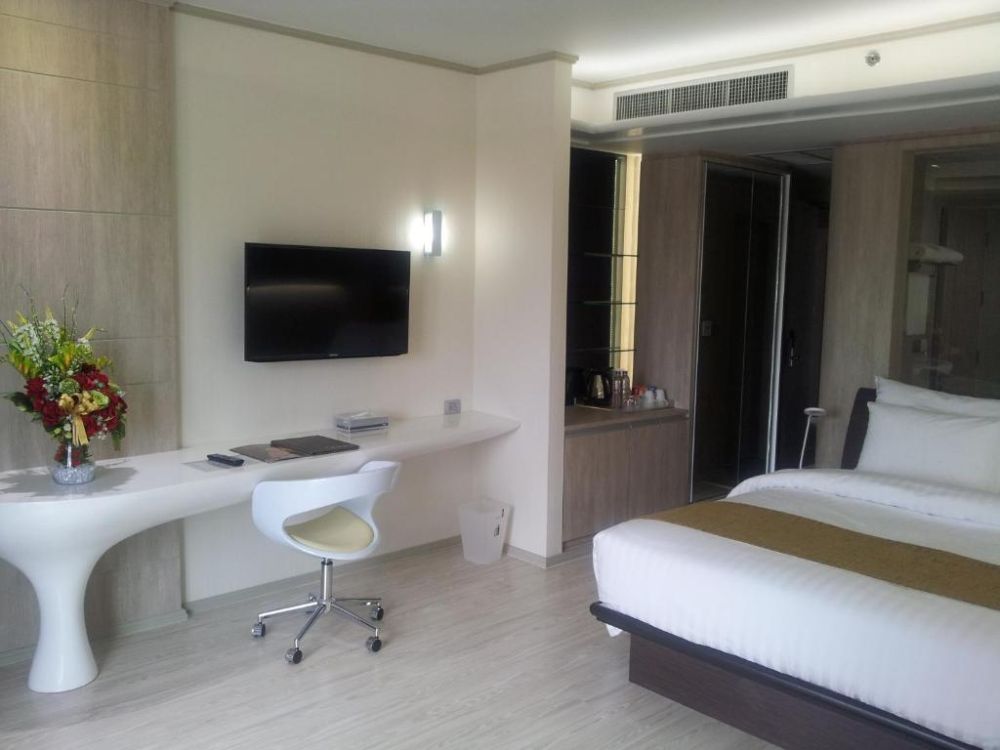 Deluxe Room Chic Tower, D-Beach Pattaya Discovery Beach Hotel 4*