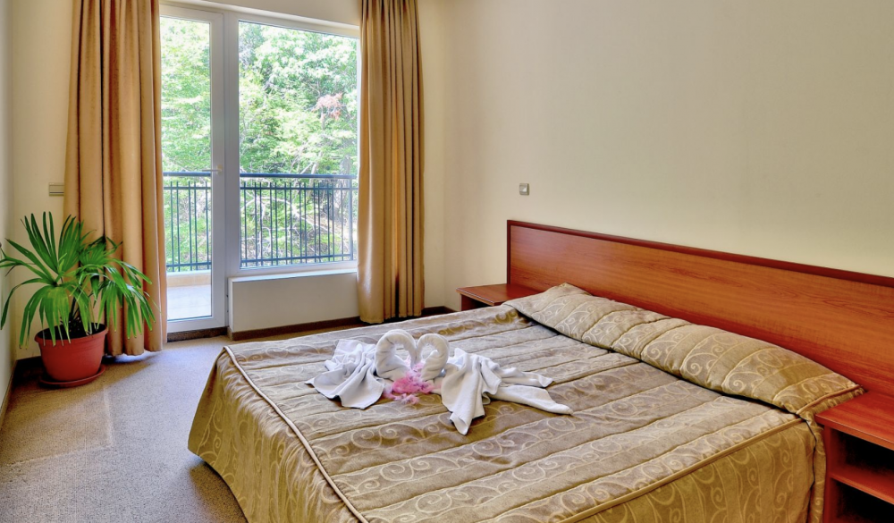 Two-bedroom Apartment, Paradise Green Park 3*