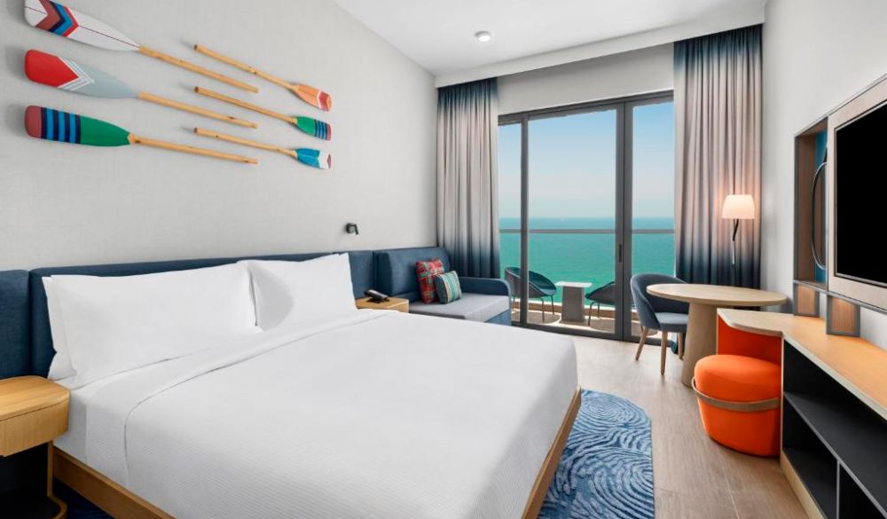 King/ Queen Premium Sea View Room, Hampton By Hilton Marjan Island 4*