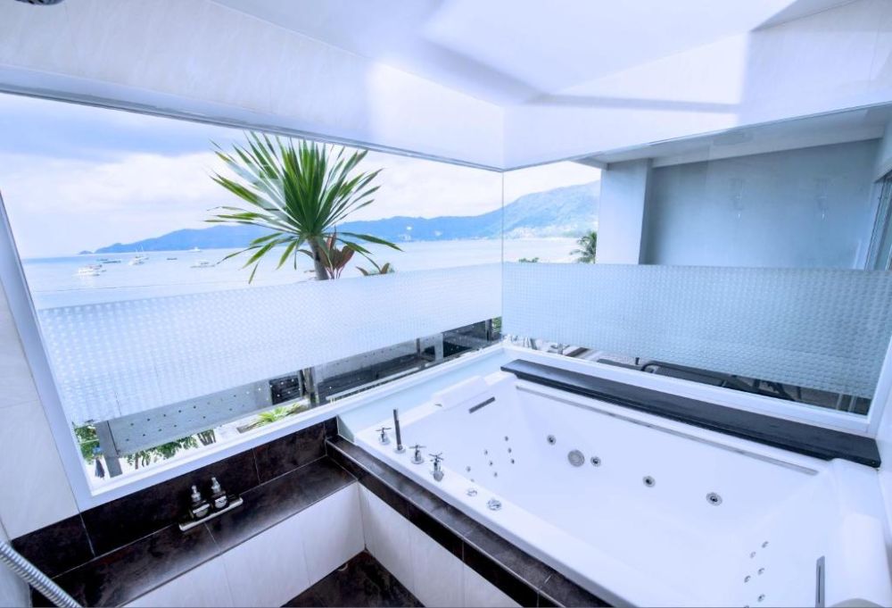 1BR Superior Suite Seaview, The Bliss South Beach Patong 4*