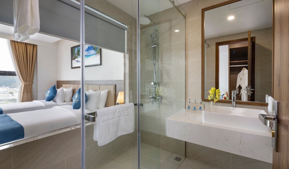 Deluxe City View, Miracle Luxury Nha Trang 4*