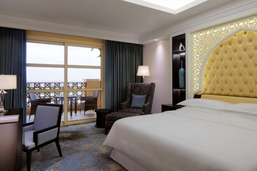 Superior Deluxe Sea View with Balcony, Sheraton Sharjah Beach Resort & SPA 5*