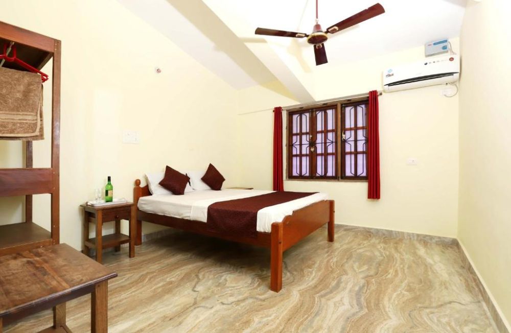 1 Bed Room Apt. AC with Kitchen, Morjim Sunset Guest House 