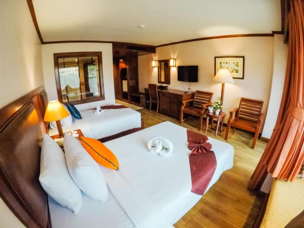 Deluxe Room, Baumanburi Hotel 3*