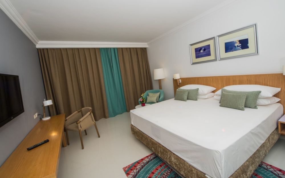 Premium Suite GV/SV, Renaissance Sharm El Sheikh Golden View Beach Resort 5*