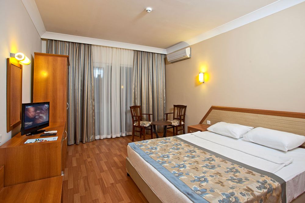 Standard Room, Titan Garden Hotel 4*