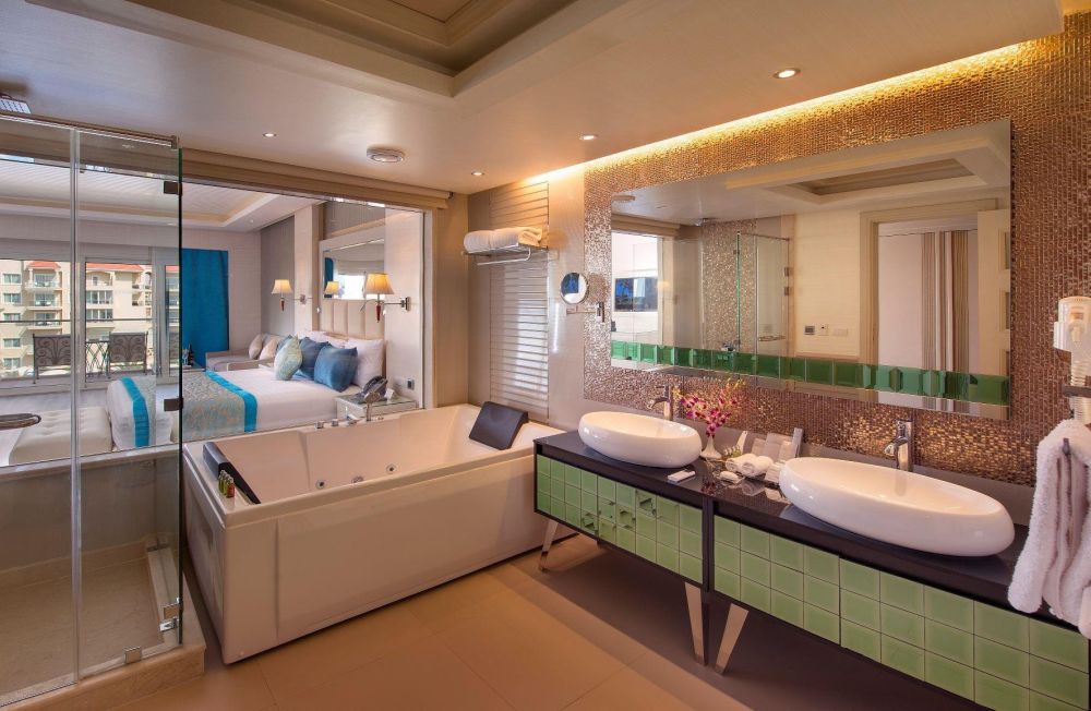 Premium Jacuzzi Suite Room, Premier Le Reve Hotel & Spa 5*
