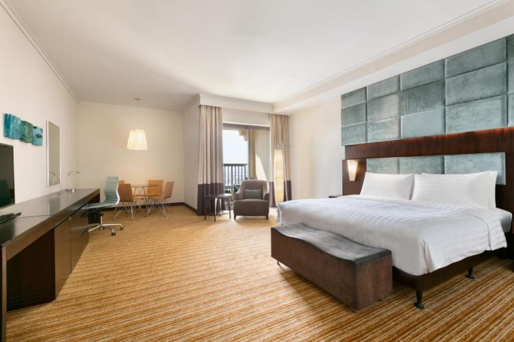 Premier Room (Premium Room), Traders Hotel Qaryat Al Beri 4*