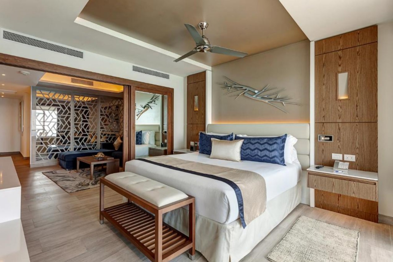 Luxury Suite Sunset/ Ocean Front, Royalton CHIC Suites Cancun | Adults Only 5*