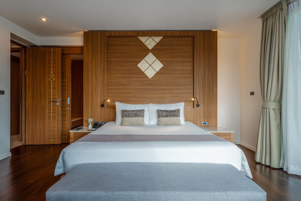 3 Bedroom Residence with Balcony, Splash Beach Resort Maikhao Phuket 5*