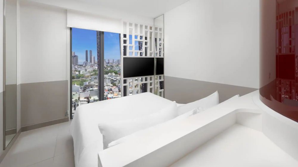 1 QUEEN BED CITY VIEW, Wink Icon Hotel Danang Riverside 5*