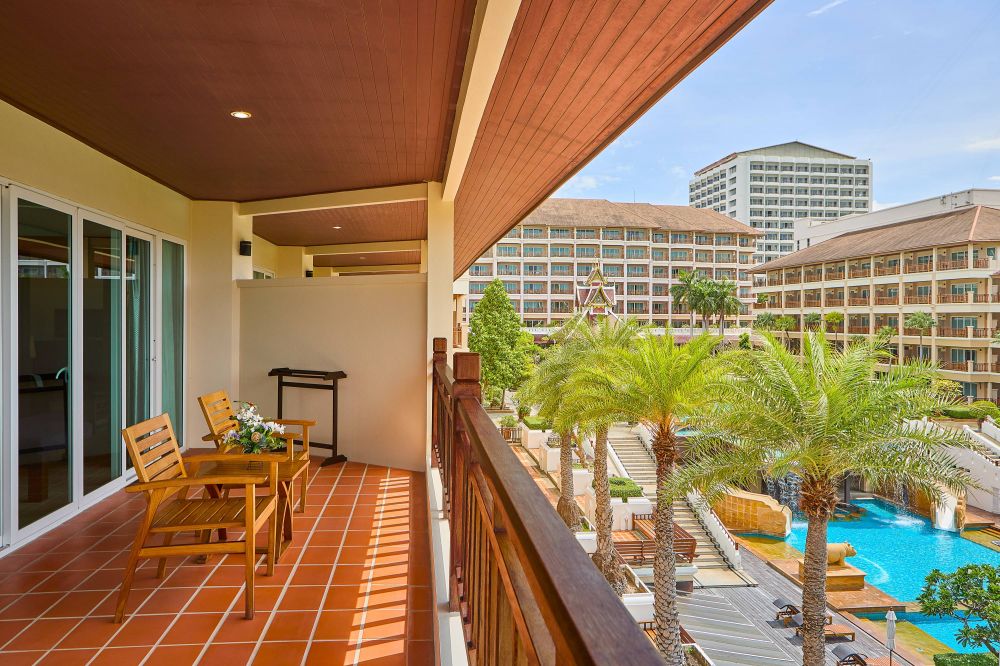 Junior Suite, The Heritage Pattaya Beach Resort 4*