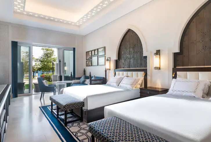 Guest Room, Hilton Salwa Beach Resort & Villas 5*
