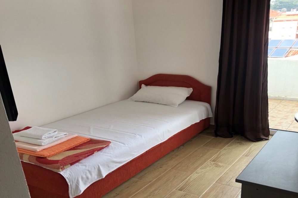 SNGL, Jovana Guest House 3*