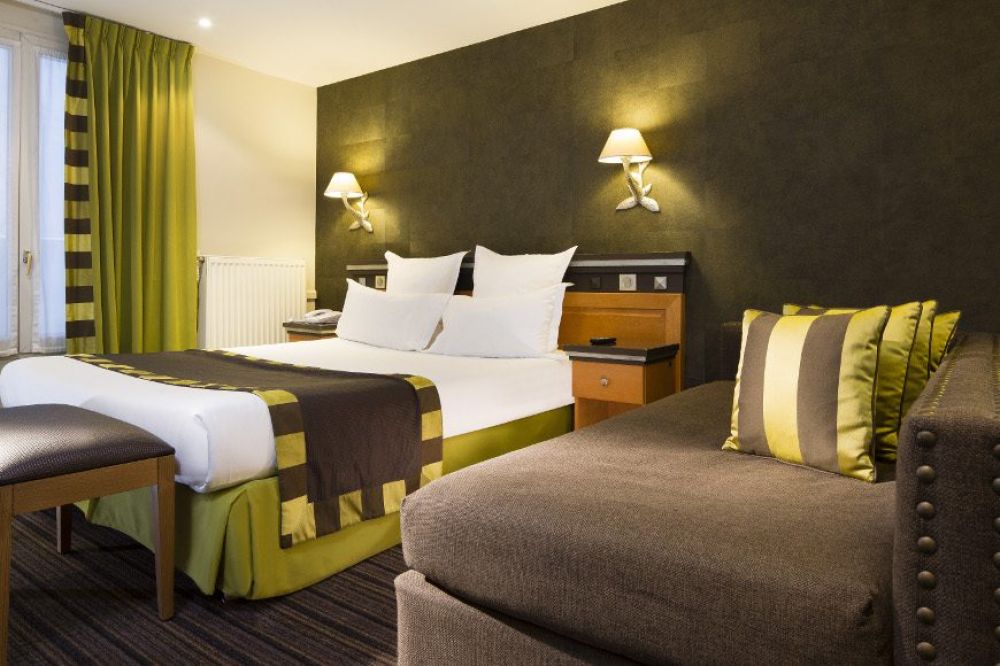 Superior Triple Room, Hotel Mondial 3*