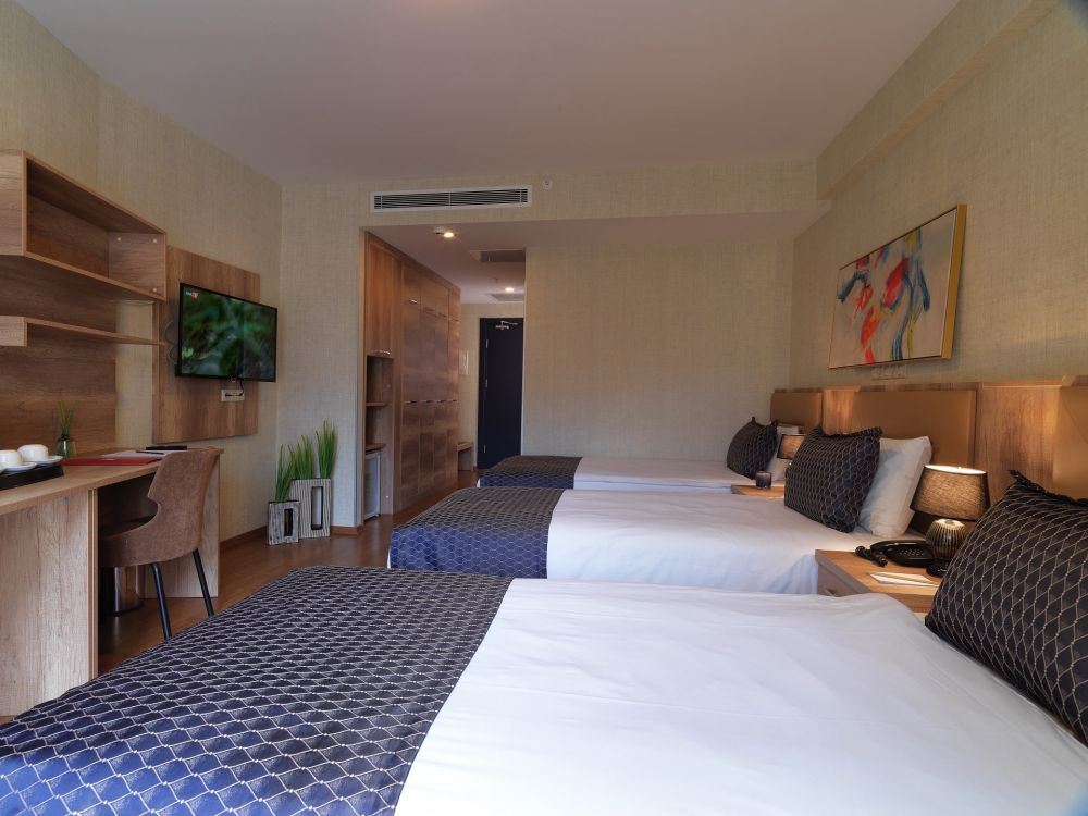 Deluxe Triple Room, Jaff Hotels Nisantasi 4*